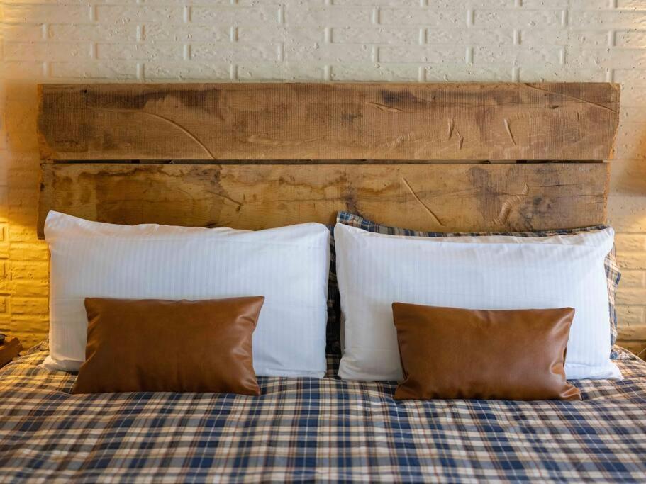 Stonegate Lodge Pool Fire Pits King Bedfast Wifi 50In Tv Room #209 Eureka Springs Buitenkant foto